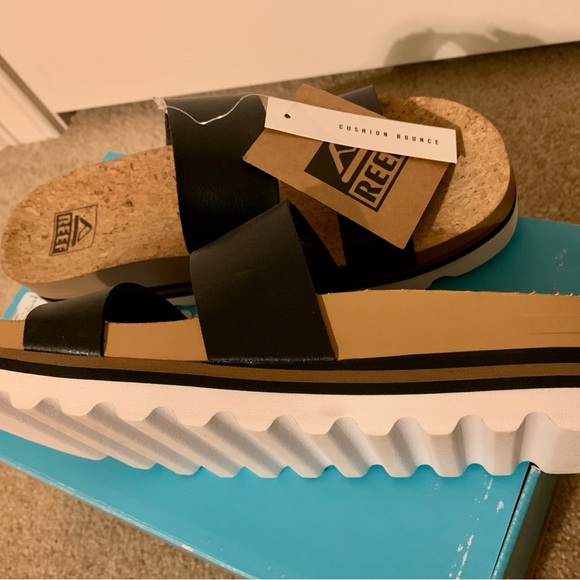 Reef Black and Tan Cushion Beach Platform Sandals size 9 - Picture 2 of 3